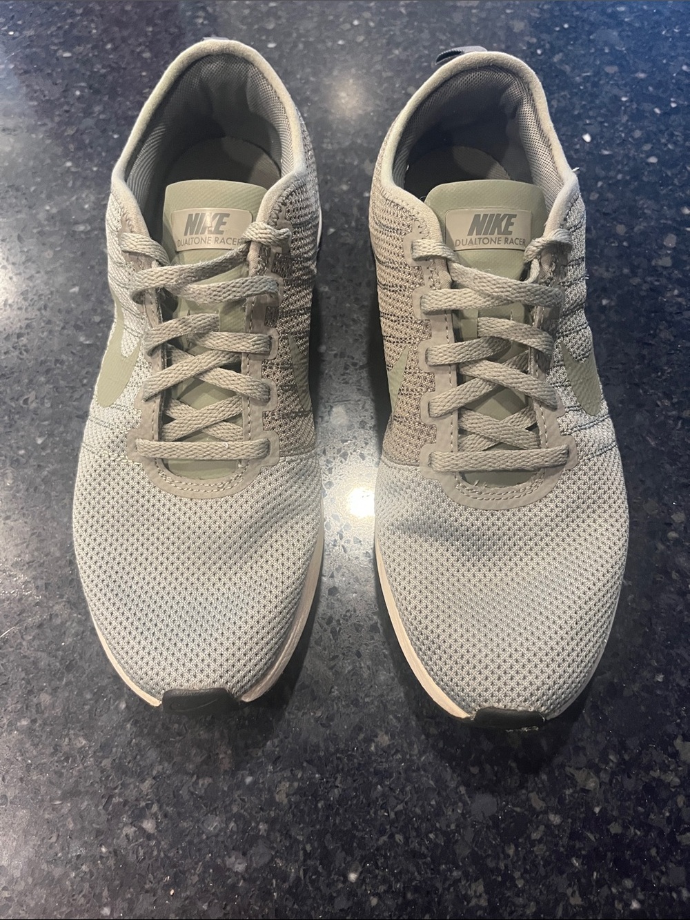 Nike Dualtone Racer Men’s Running Shoes - Light Sage/Gray